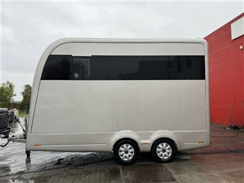 stx trailer 3500kg