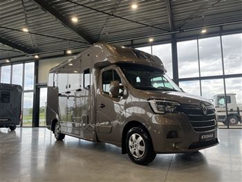 Nieuwe Renault krismar paardenwagen >>dubbele cabine<<